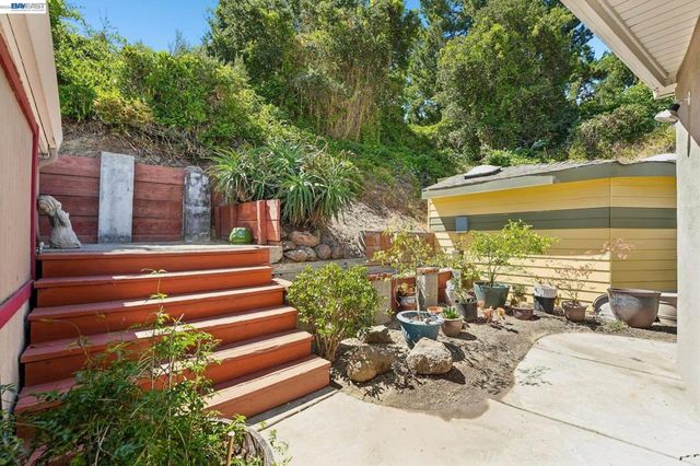 301 Joan Vista St, El Sobrante, CA 94803