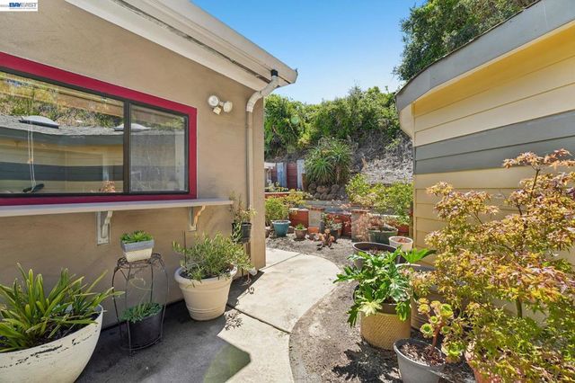 301 Joan Vista St, El Sobrante, CA 94803
