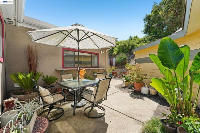 301 Joan Vista St, El Sobrante, CA 94803