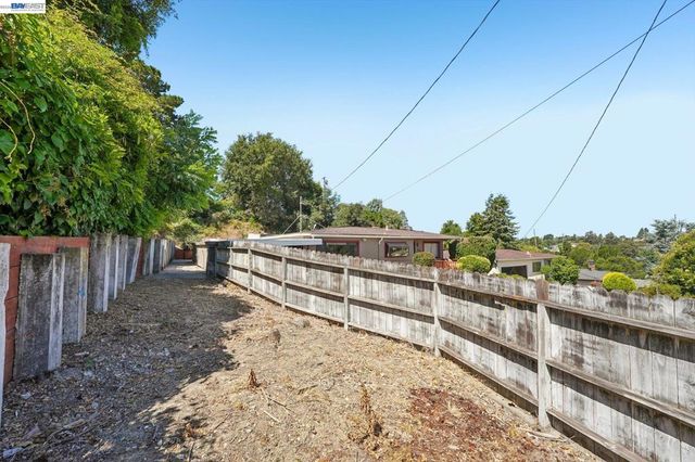 301 Joan Vista St, El Sobrante, CA 94803
