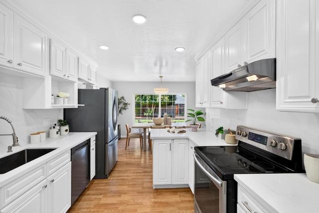 819 Flin Way, Sunnyvale, CA 94087