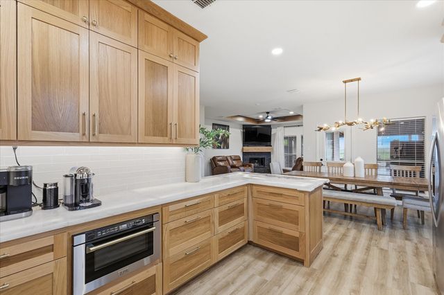 430 Ridgecrest Place, Sanger, TX 76266