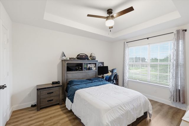 430 Ridgecrest Place, Sanger, TX 76266