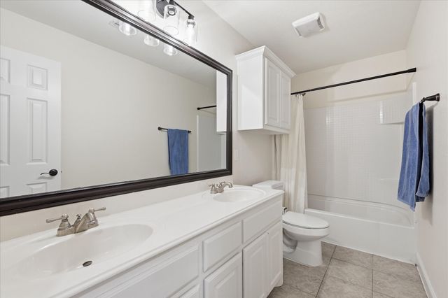 430 Ridgecrest Place, Sanger, TX 76266
