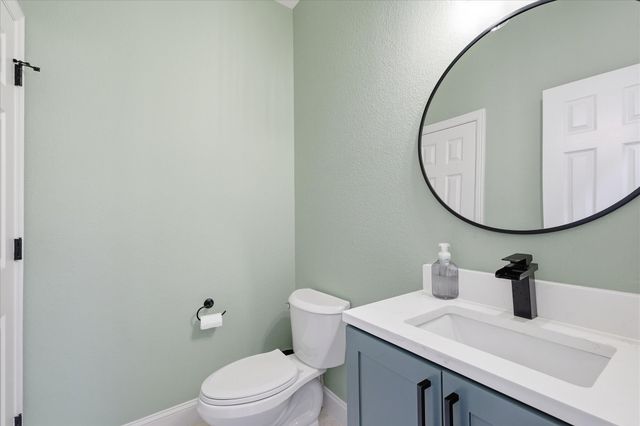 430 Ridgecrest Place, Sanger, TX 76266