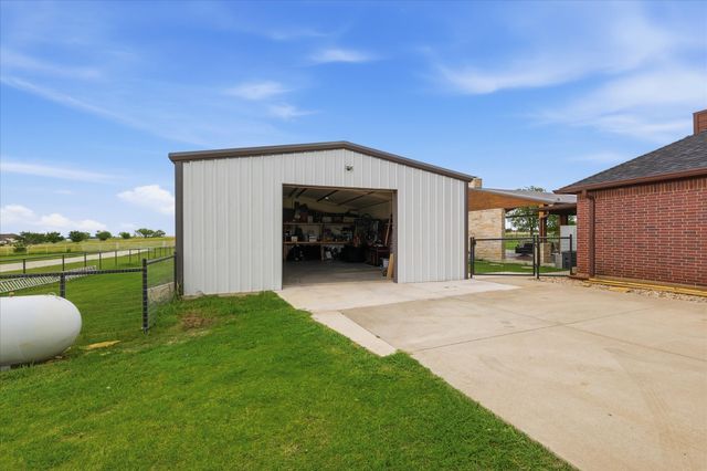 430 Ridgecrest Place, Sanger, TX 76266