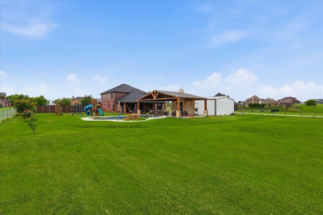 430 Ridgecrest Place, Sanger, TX 76266