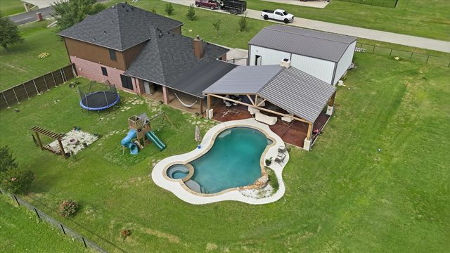 430 Ridgecrest Place, Sanger, TX 76266