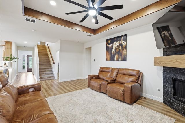 430 Ridgecrest Place, Sanger, TX 76266