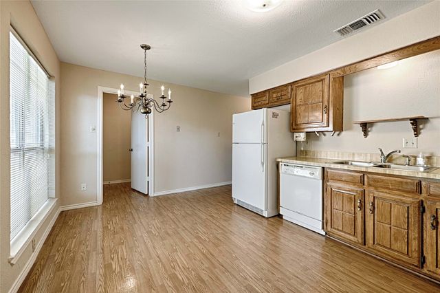 2006 E Collins Boulevard, Richardson, TX 75081