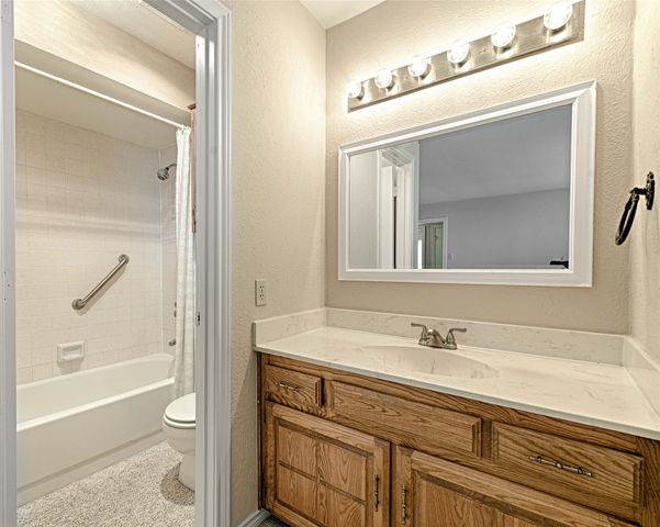 2006 E Collins Boulevard, Richardson, TX 75081