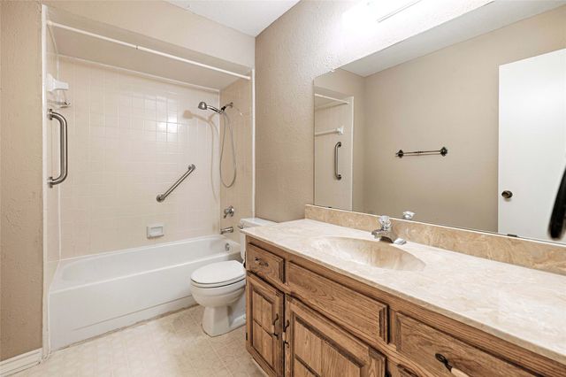 2006 E Collins Boulevard, Richardson, TX 75081