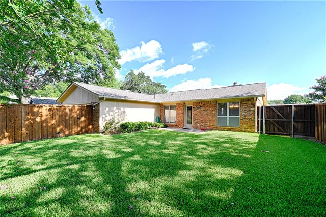 2006 E Collins Boulevard, Richardson, TX 75081
