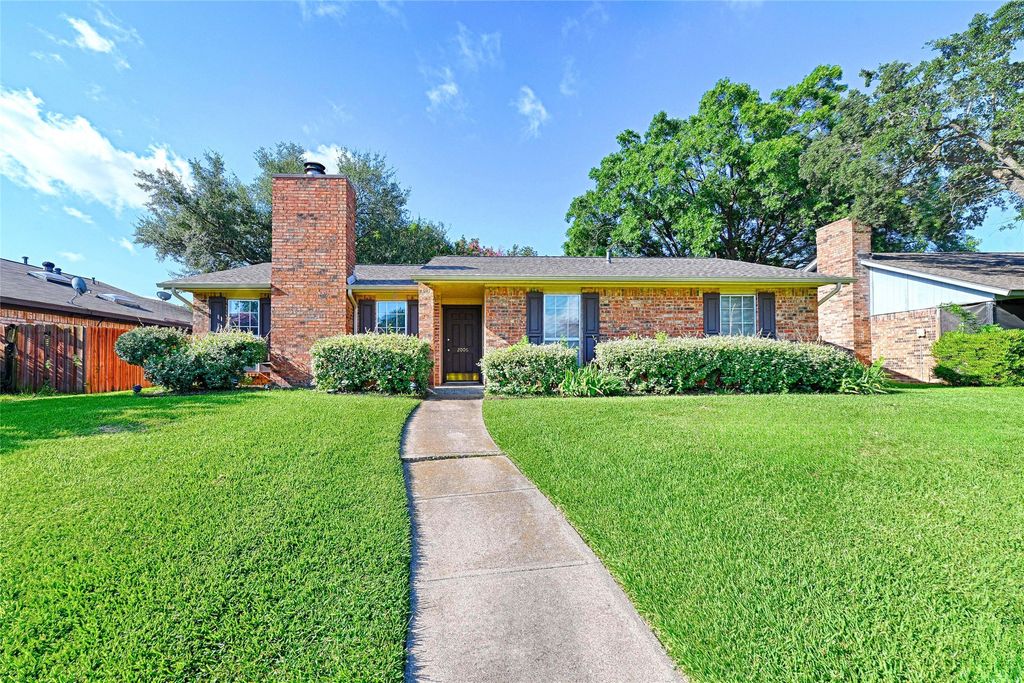 2006 E Collins Boulevard, Richardson, TX 75081