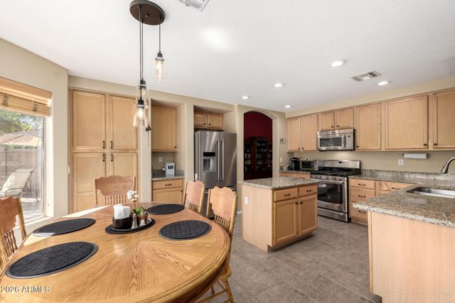 1163 E DEVON Drive, Gilbert, AZ 85296