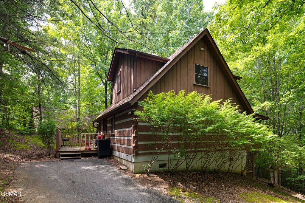 2345 Courtney Lane, Sevierville, TN 37876