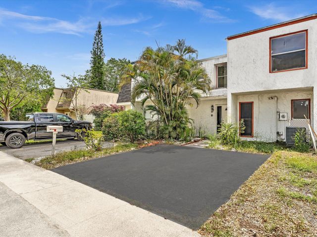 264 Sunshine Drive, Coconut Creek, FL 33066