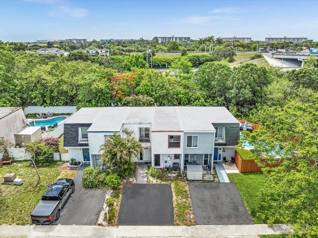 264 Sunshine Drive, Coconut Creek, FL 33066
