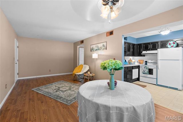 1673 Mayenne Court D, St Louis, MO 63125