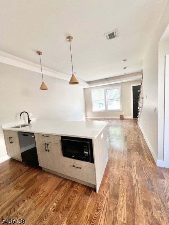 517 S Jefferson St, City Of Orange Twp., NJ 07050 — photo 2
