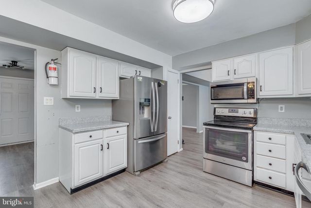 45 STRATFORD LN, Mount Laurel, NJ 08054