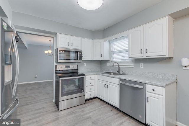 45 STRATFORD LN, Mount Laurel, NJ 08054