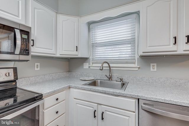 45 STRATFORD LN, Mount Laurel, NJ 08054