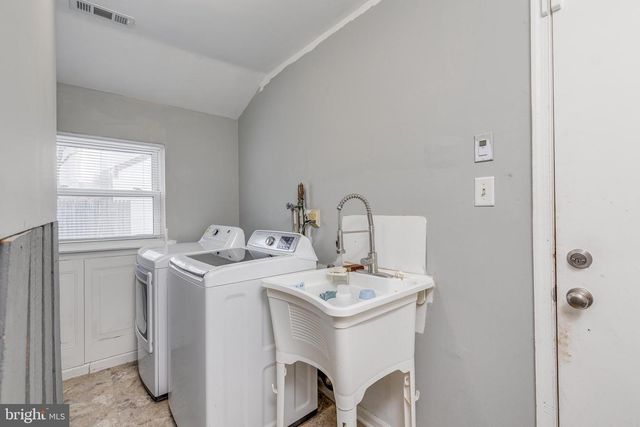 45 STRATFORD LN, Mount Laurel, NJ 08054