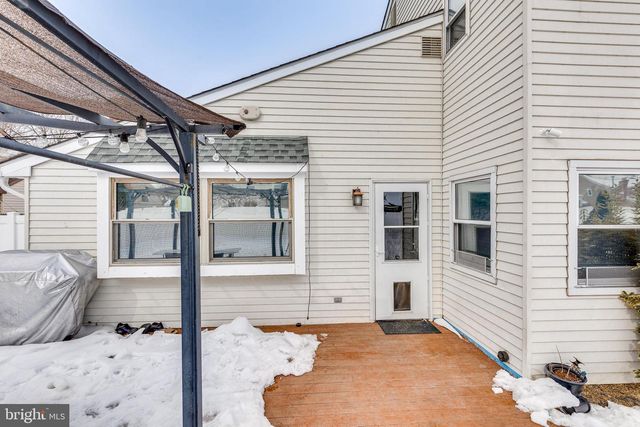 45 STRATFORD LN, Mount Laurel, NJ 08054