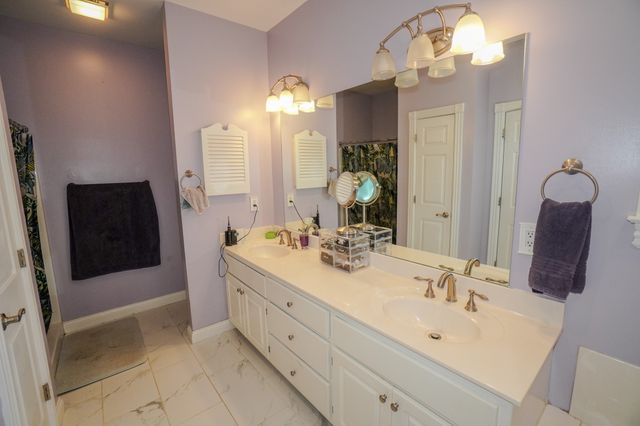 242 Lake Terrace Dr, Hendersonville, TN 37075