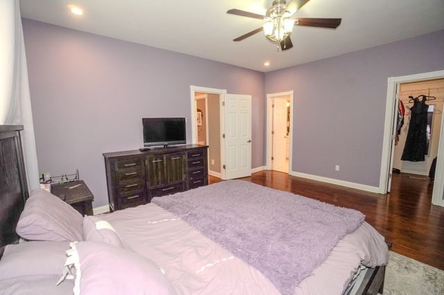 242 Lake Terrace Dr, Hendersonville, TN 37075