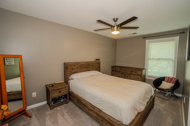 242 Lake Terrace Dr, Hendersonville, TN 37075