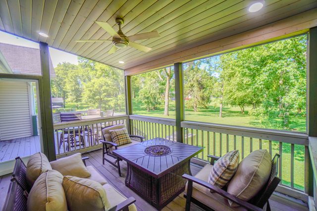 242 Lake Terrace Dr, Hendersonville, TN 37075