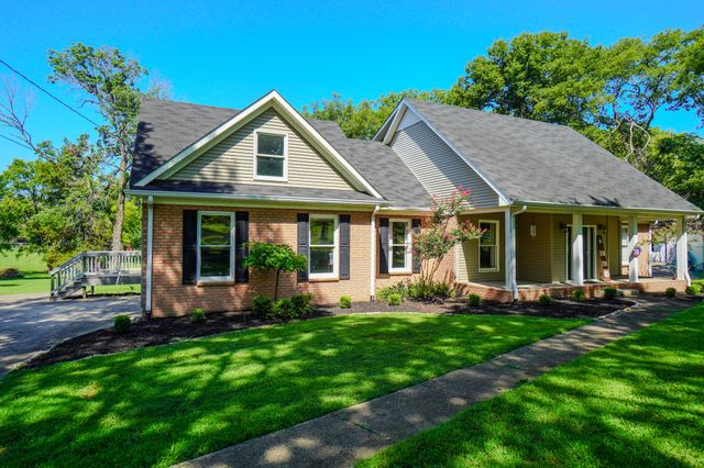 242 Lake Terrace Dr, Hendersonville, TN 37075