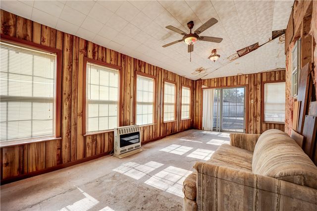 5504 Hilltop Road, Van Buren, AR 72956