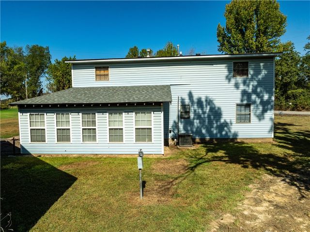 5504 Hilltop Road, Van Buren, AR 72956