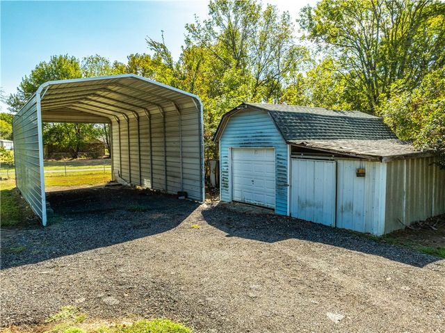 5504 Hilltop Road, Van Buren, AR 72956