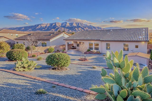 7413 Kodiak Road NE, Rio Rancho, NM 87144