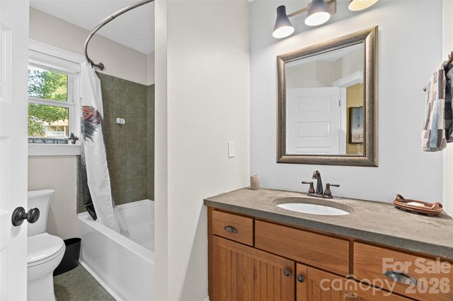45 Logan Circle, Asheville, NC 28806