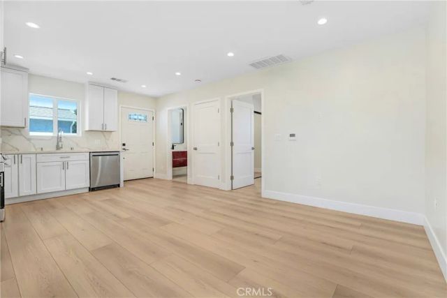6722 Katherine Ave, Van Nuys, CA 91405