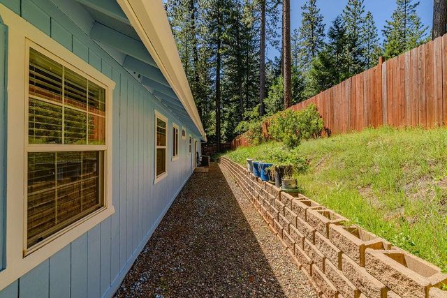 27325 Barton Rd, Pioneer, CA 95666
