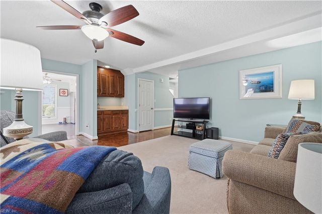 53 Sandie Point LN, Portsmouth, VA 23701