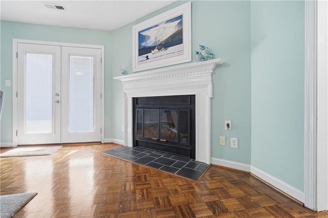 53 Sandie Point LN, Portsmouth, VA 23701