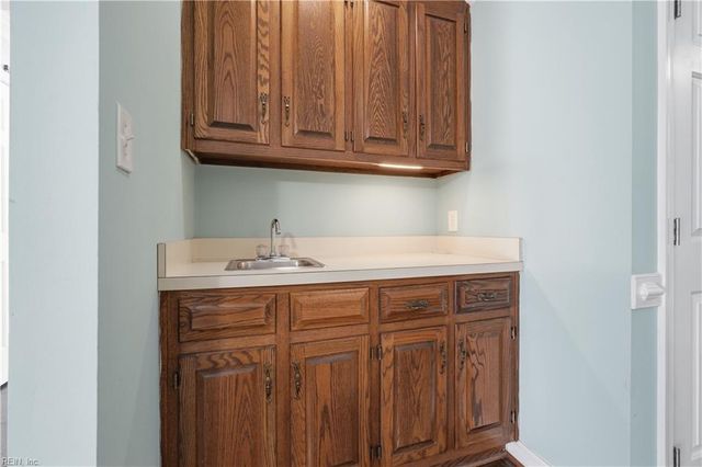 53 Sandie Point LN, Portsmouth, VA 23701