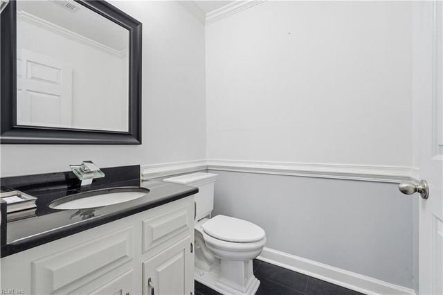 53 Sandie Point LN, Portsmouth, VA 23701