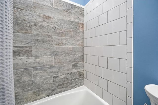 53 Sandie Point LN, Portsmouth, VA 23701