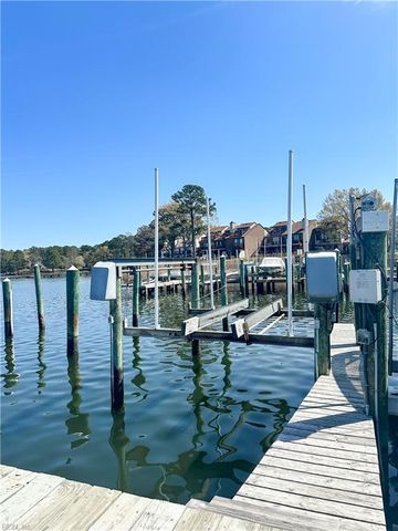 53 Sandie Point LN, Portsmouth, VA 23701