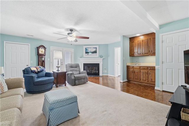 53 Sandie Point LN, Portsmouth, VA 23701