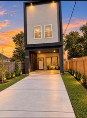 7991 Boy Street, Houston, TX 77028