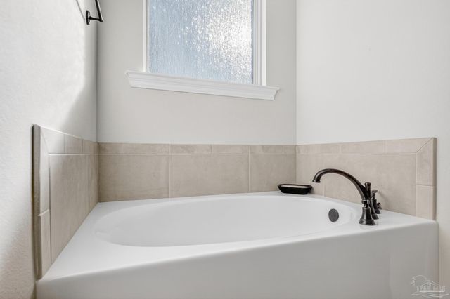 3066 Mountain Laurel Tr, Cantonment, FL 32533